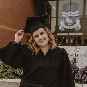 Meet your Posher, Caitlyn